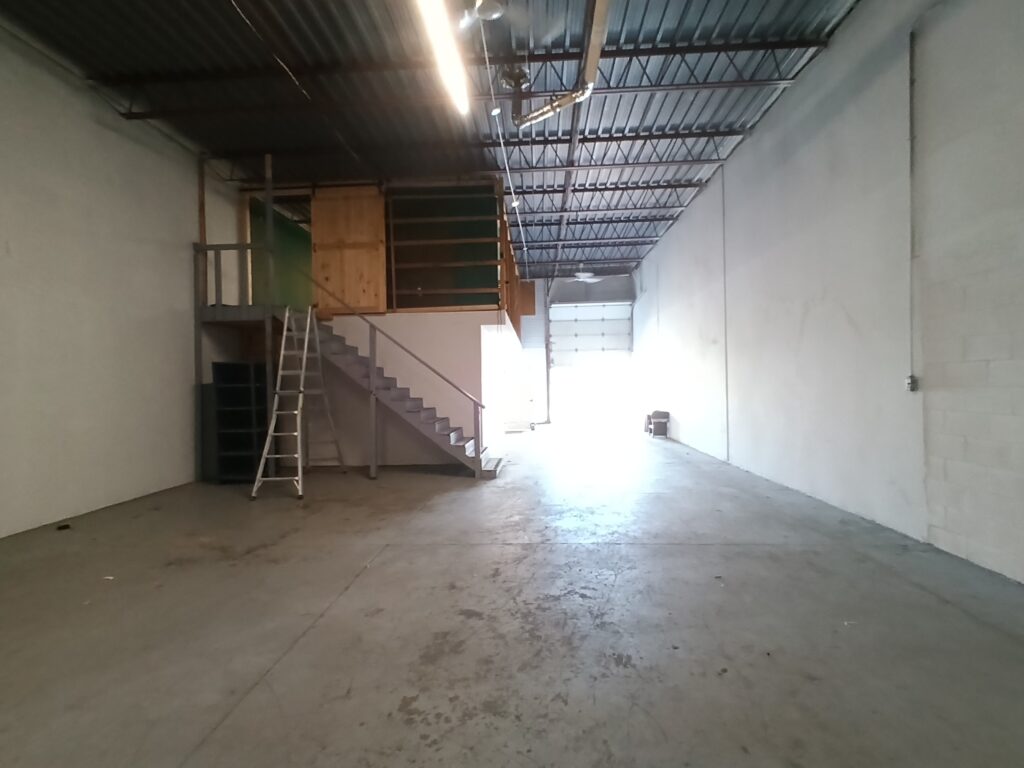 Ottawa Commercial Real Estate Light Industrial Warehouse For Lease