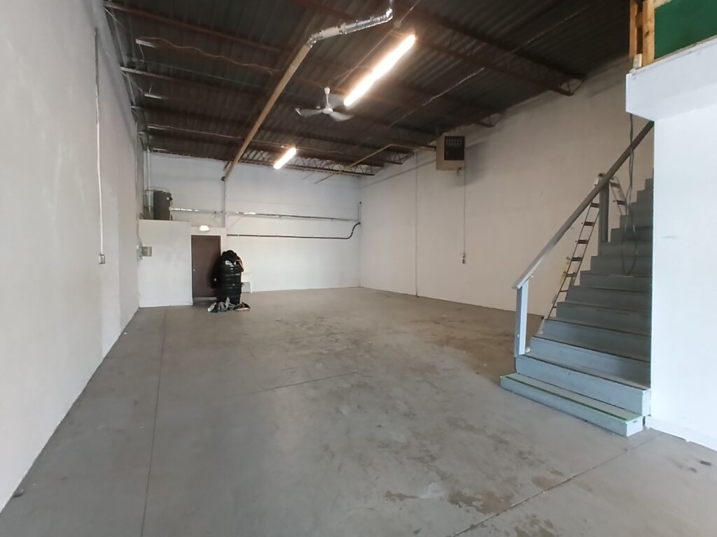 Ottawa Commercial Real Estate Light Industrial Warehouse For Lease