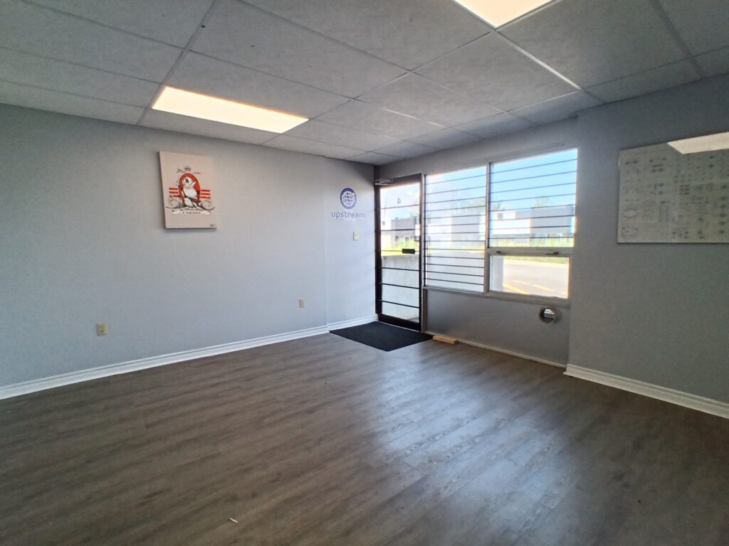 Ottawa Commercial Real Estate Light Industrial Warehouse For Lease